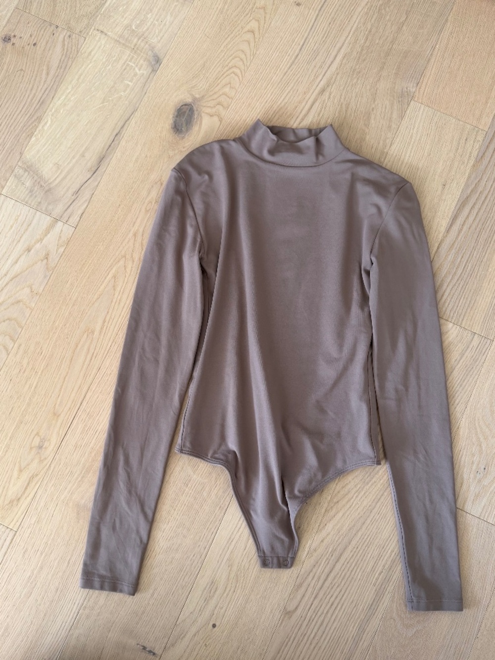 Aritzia Babaton Mock Neck Contour Long Sleeve
